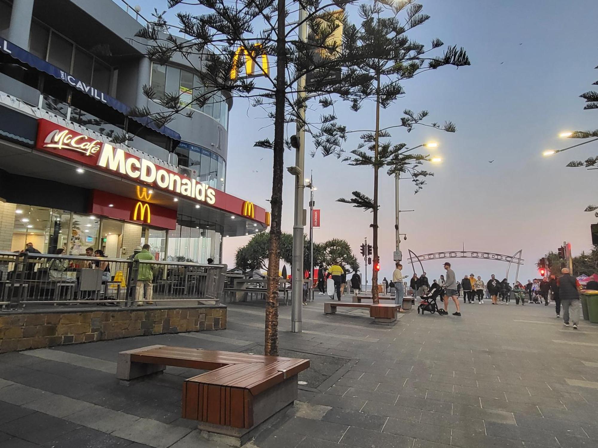 Beachside Apartment In The Heart Of Surfers Paradise - Free Parking 黄金海岸 外观 照片